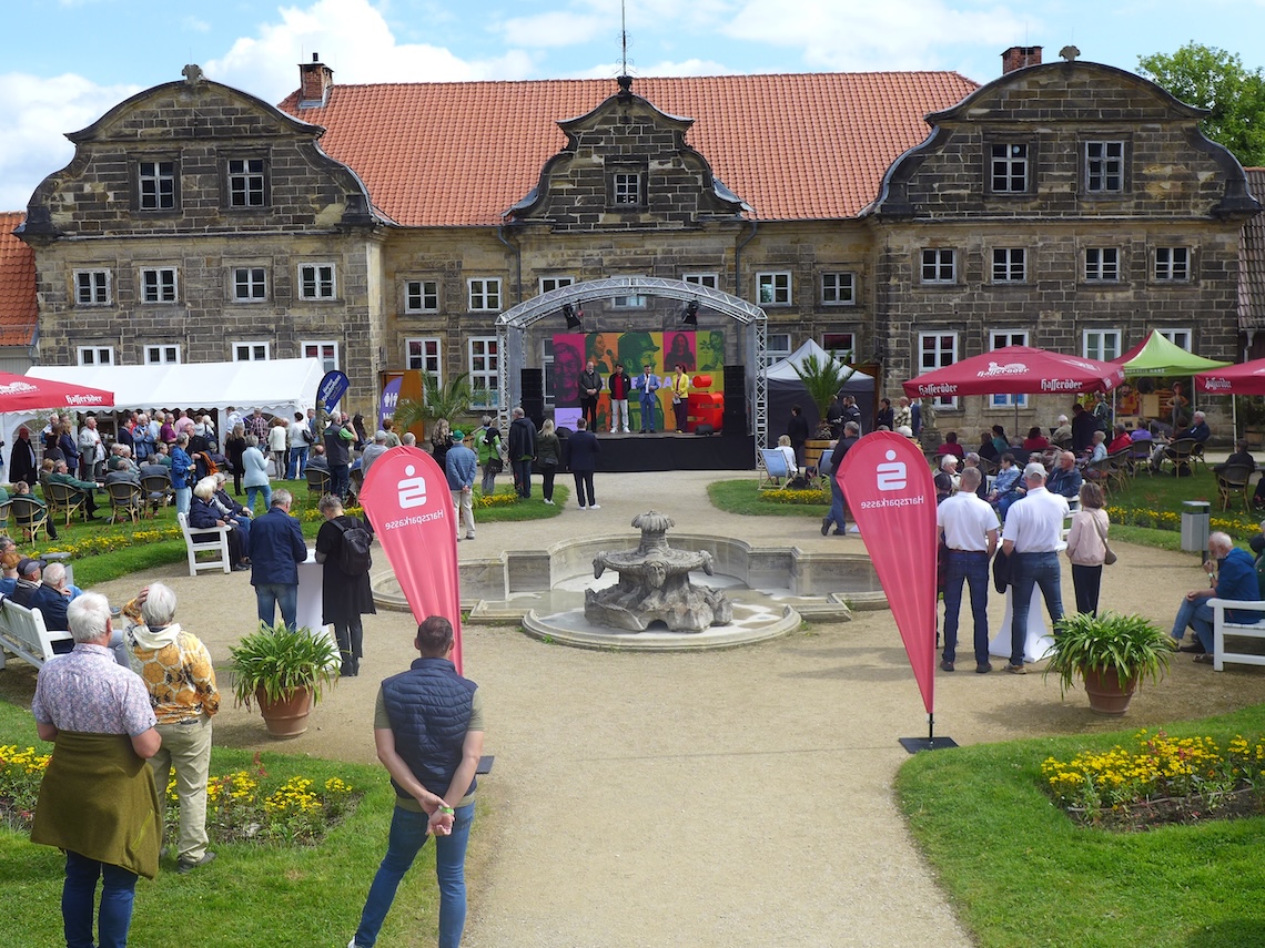 Eröffnung der Veranstaltung „Ehrensache“ am Kleinen Schloss in Blankenburg